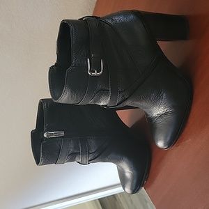 Size 8 Vince Camuto Bootie